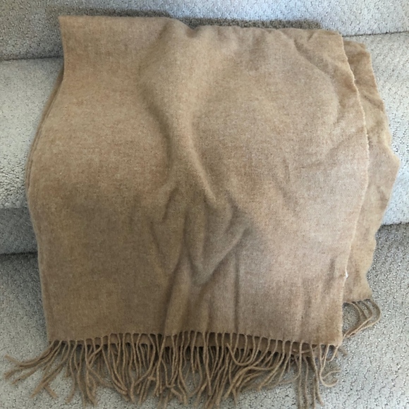 Aritzia WILFRED classic wool scarf - Picture 3 of 3